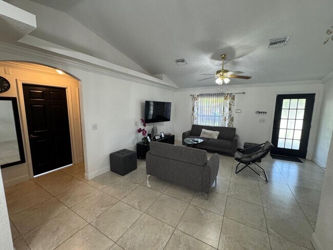 Building Photo - COMING SOON 3-2 Stunning House