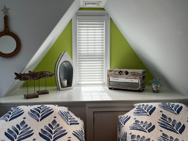 Building Photo - 629 Central Ave