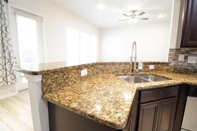 Building Photo - 8225 NW 53rd Ter