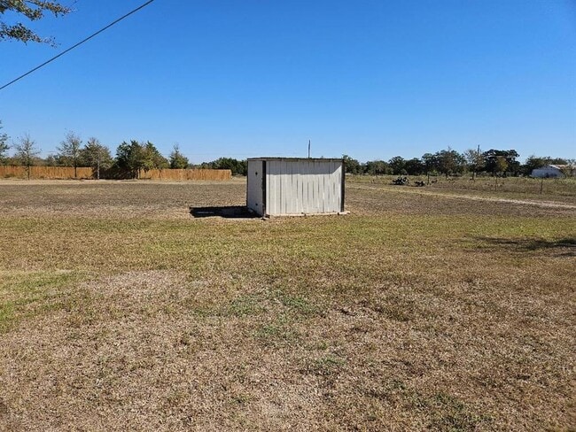 Building Photo - 482 McDonald Ln W