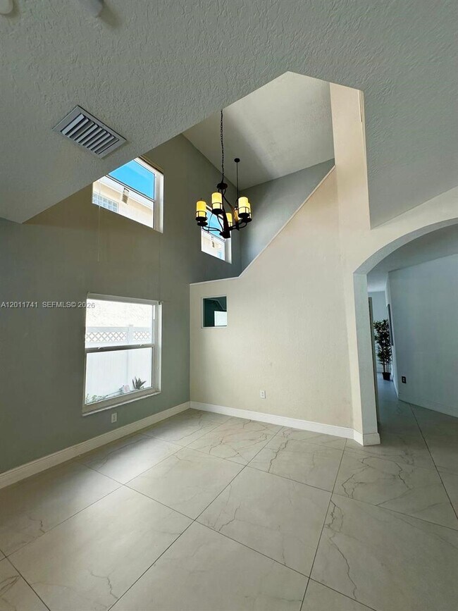 Building Photo - 1113 NW 97th Dr