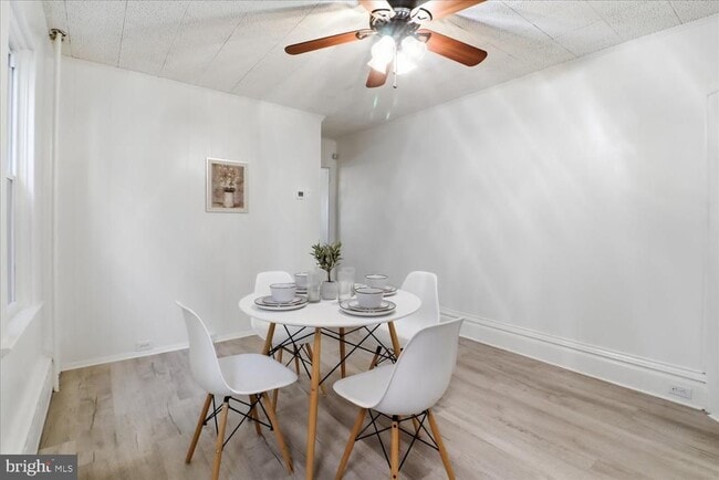 Building Photo - 819 E Marion St