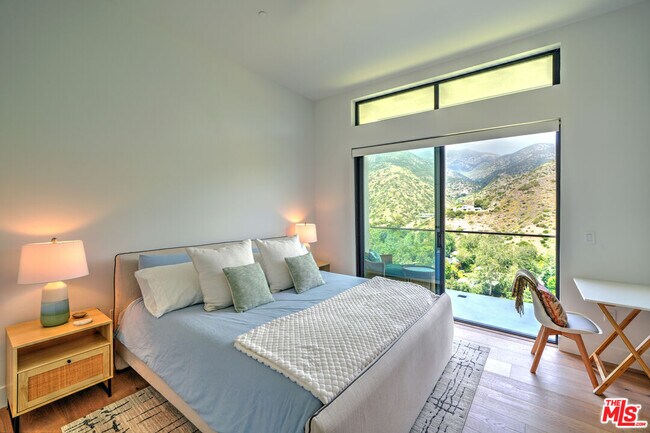 Building Photo - 6208 Tapia Dr