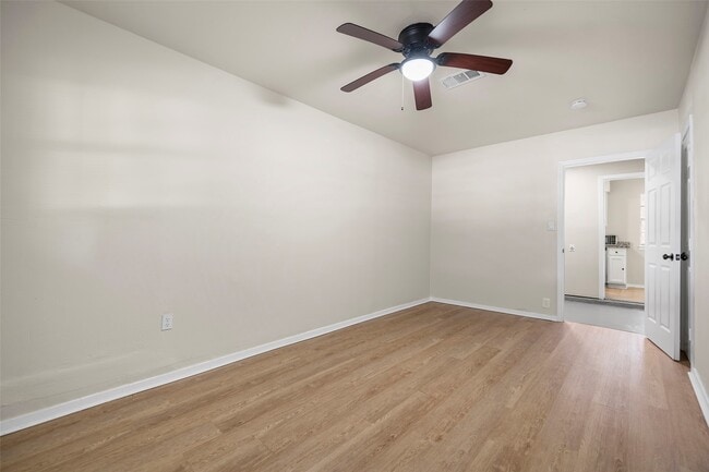 Building Photo - 13335 Ambrose St