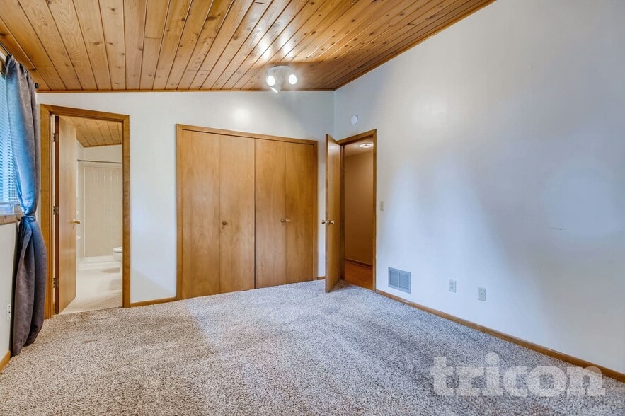 Building Photo - 9241 34th Ave N