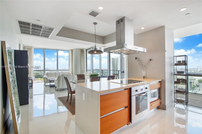 Building Photo - 1100 Biscayne Blvd