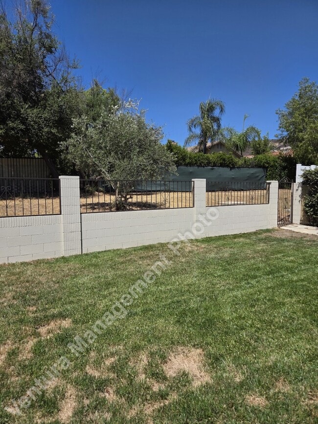 Building Photo - 5665 Meadow Vista Wy