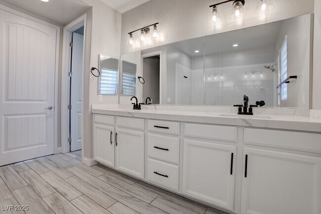 Building Photo - 367 Pollino Peaks St