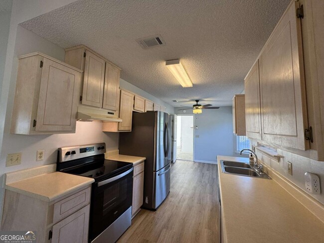 Building Photo - 108 Piper Cove