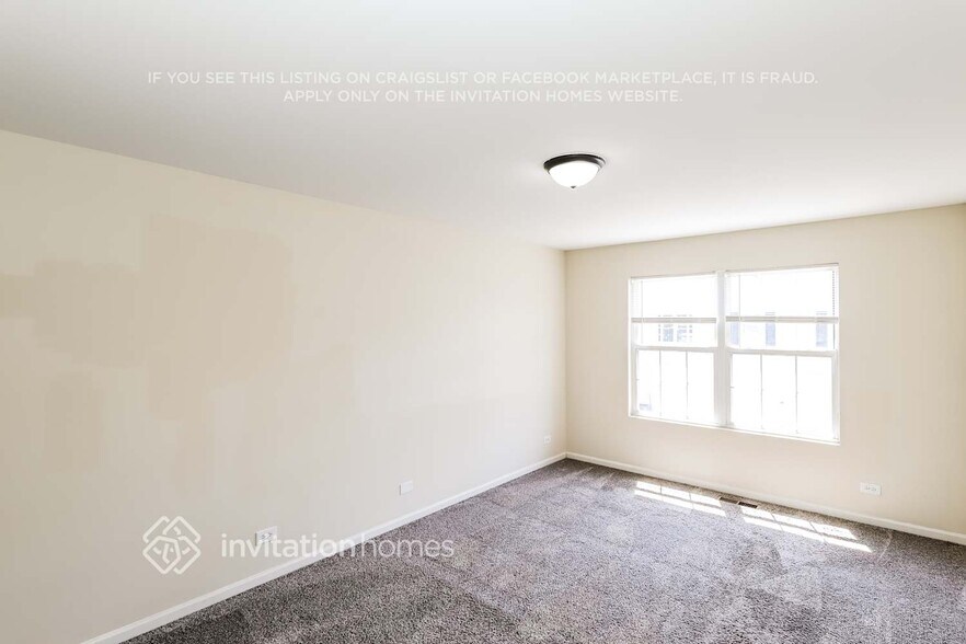 Building Photo - 271 Springbrook Trail S