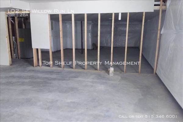 Building Photo - 2 bedroom, 2 bath Townhome