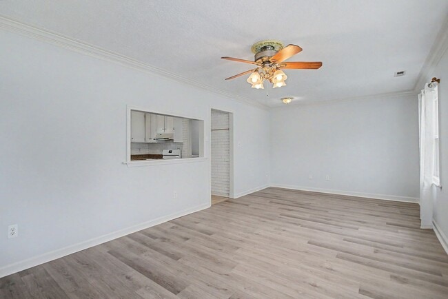 Building Photo - Updated 3-Bedroom Ranch with Fenced Yard!