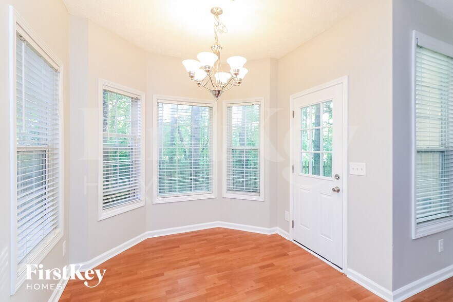 Building Photo - 115 Weatherstone Dr