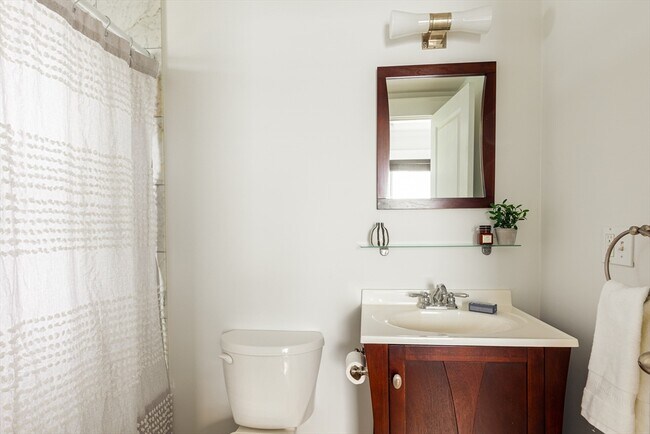 Building Photo - 58 Conwell Ave