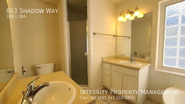 Building Photo - 663 Shadow Way