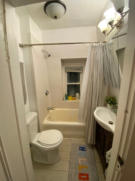 Building Photo - 12 Claremon St