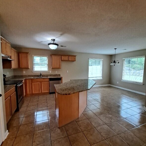 Building Photo - 407 Springer Cv