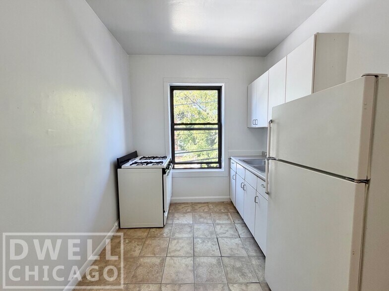 Building Photo - 2510 N Kedzie Blvd