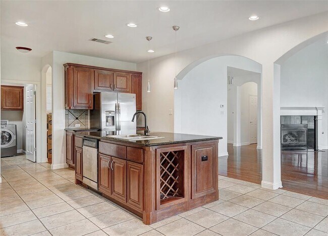 Building Photo - 3129 Goldenoak Cir