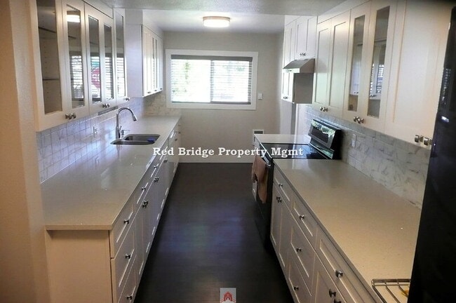 Building Photo - 5585 SE 128th Ave