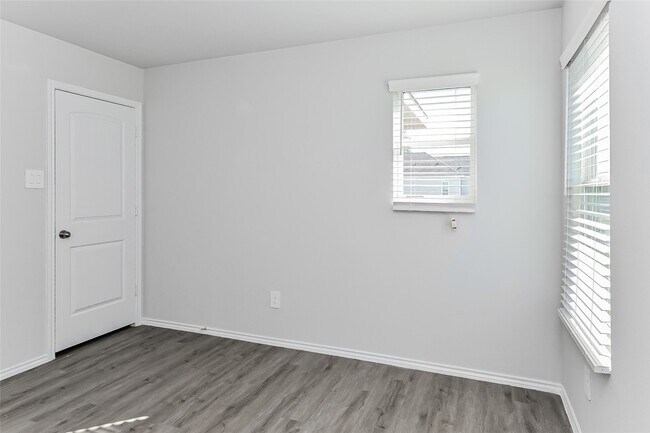 Building Photo - 1031 Imperial Heights Dr