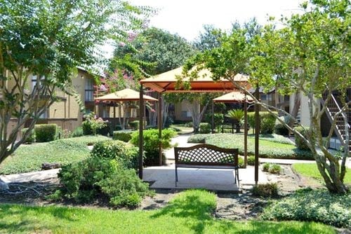 Building Photo - 874 Yorkchester Dr
