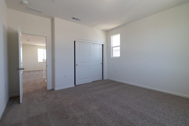 Building Photo - Stunning new home for rent in Manteca!