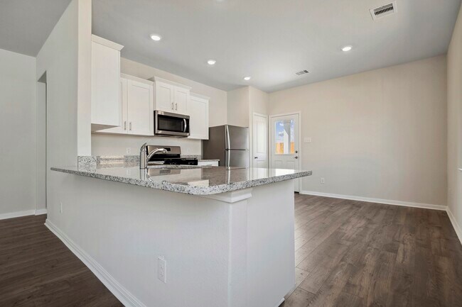 Building Photo - 15838 Berry Hl Dr