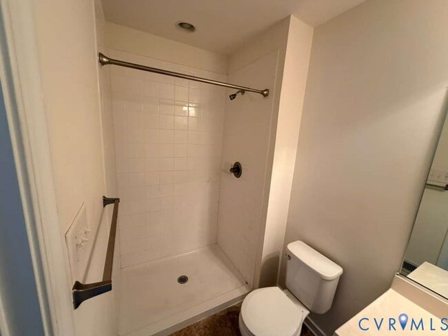 Building Photo - 1501 Stonewall Manor Dr