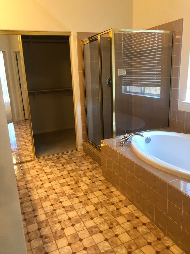 Building Photo - Broadstone 3 Bedroom + Office AND a 3 Car Garage Single Story with Low Maintenance Backyard