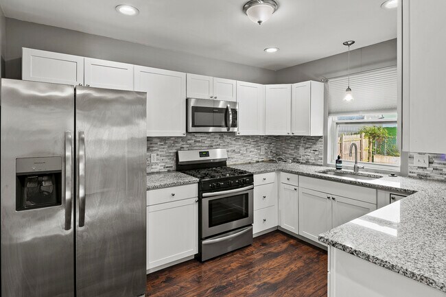 Building Photo - 237 3rd Ave