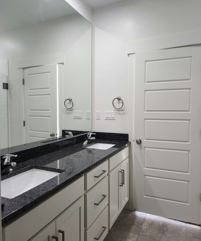 Building Photo - 5088 W Duckhorn Dr