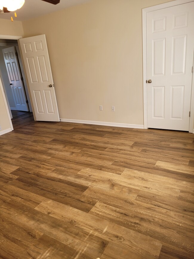 Building Photo - 5002 Hatteras Dr