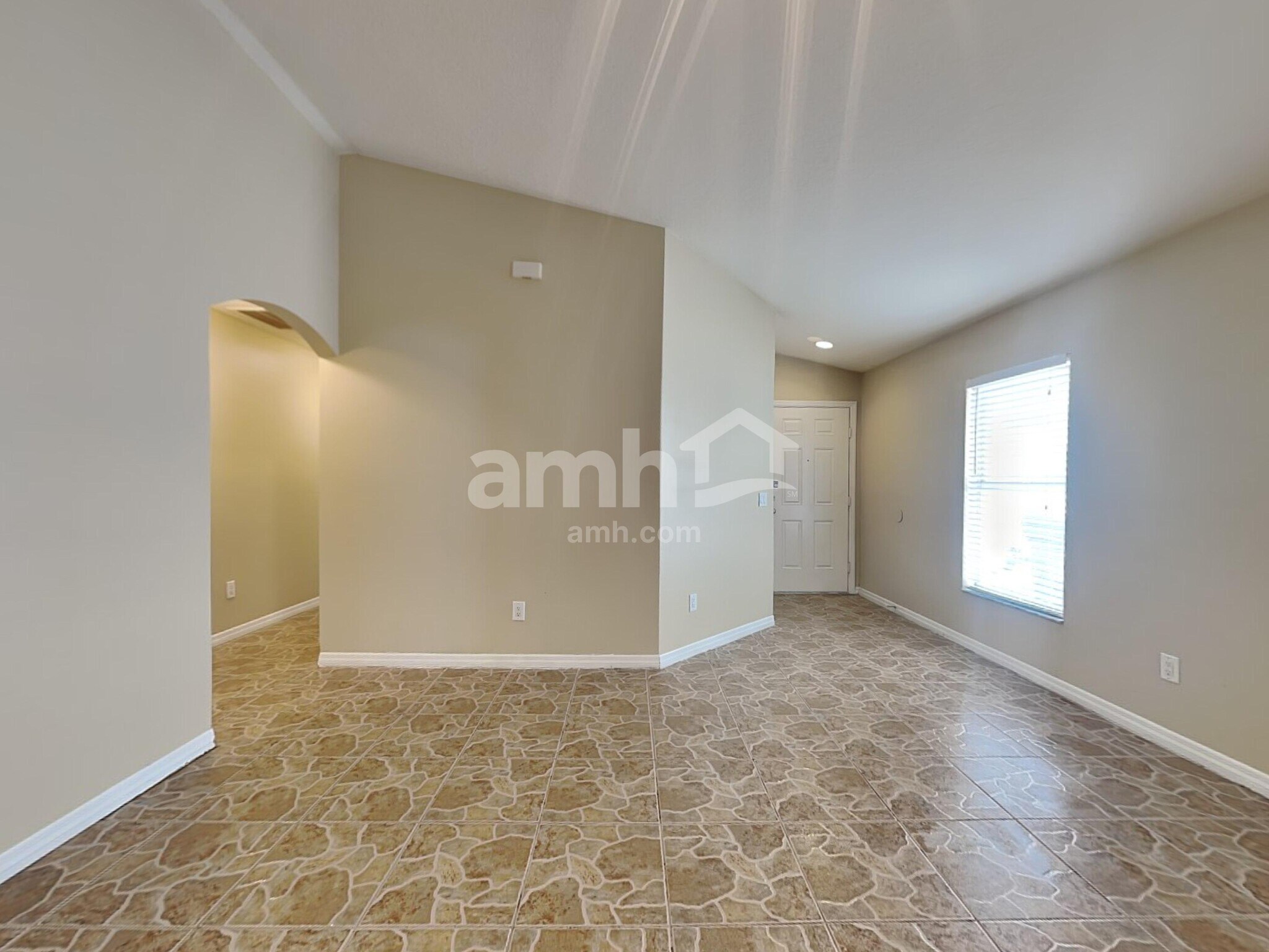 Building Photo - 8467 Quarter Horse Dr