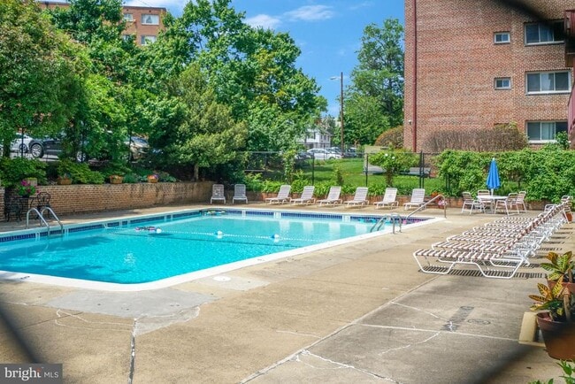 Building Photo - 1830 Columbia Pike