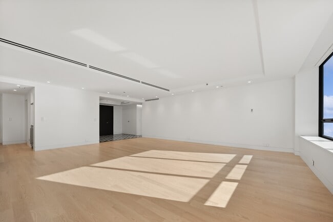 Building Photo - 180 E Pearson St