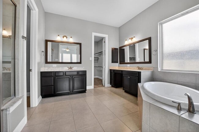 Building Photo - 21413 Hines Ln