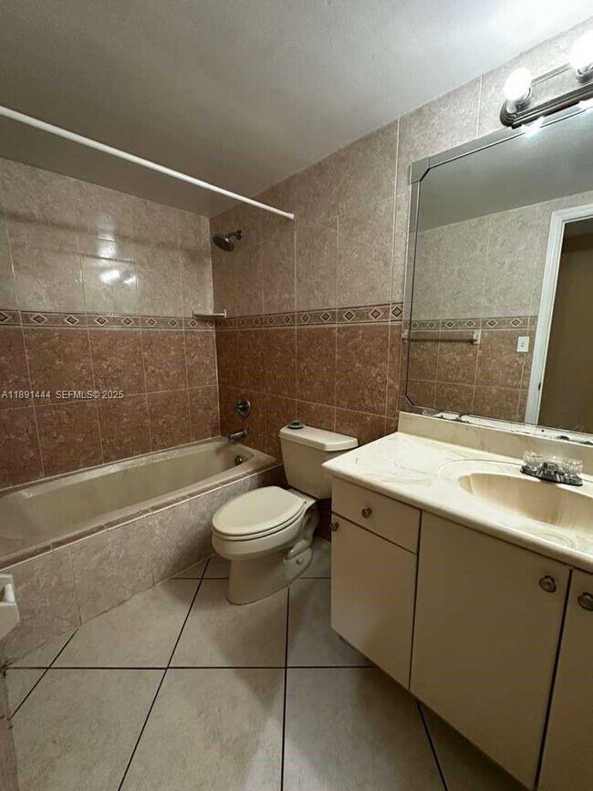 Building Photo - 1455 N Treasure Dr