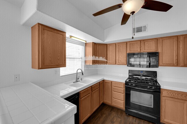 Building Photo - 520 Arrowhead Trail