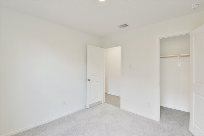 Building Photo - 16818 Great Highlands Dr