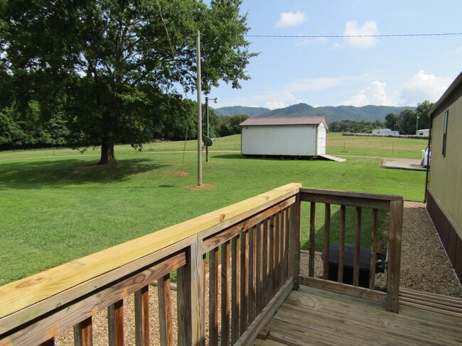 Building Photo - 916 Browns Ridge Rd