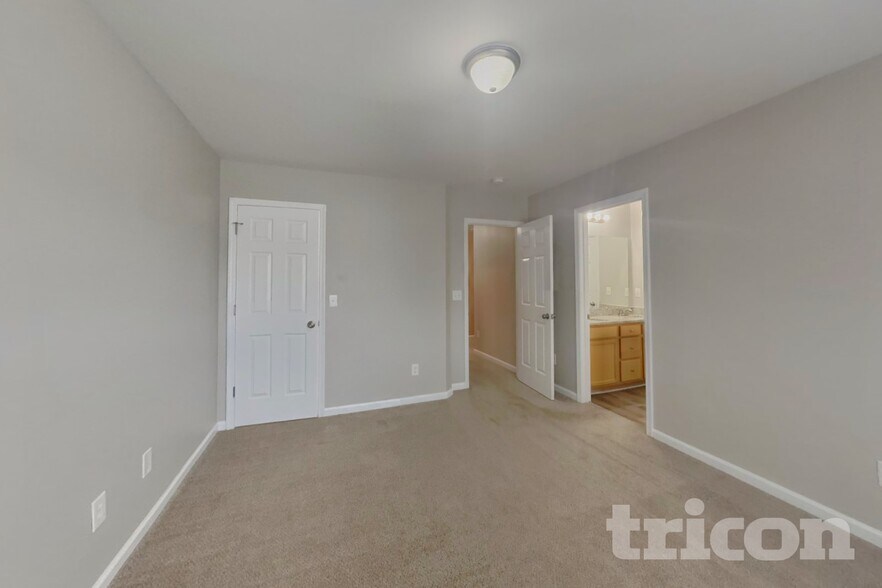 Building Photo - 3120 Rendezvous Dr