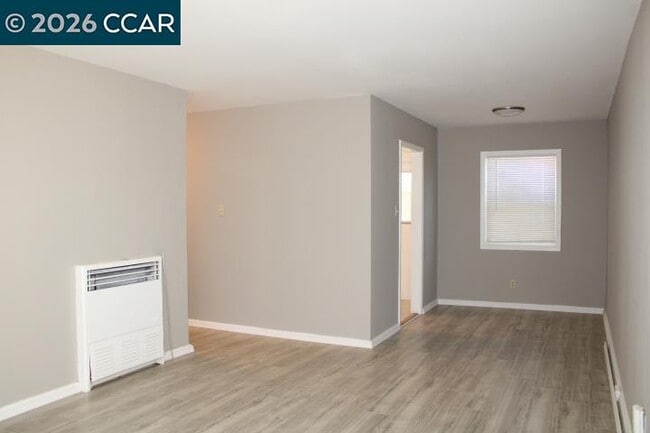 Building Photo - 400 33rd St