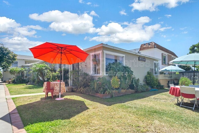 Building Photo - 4859 Santa Cruz Ave