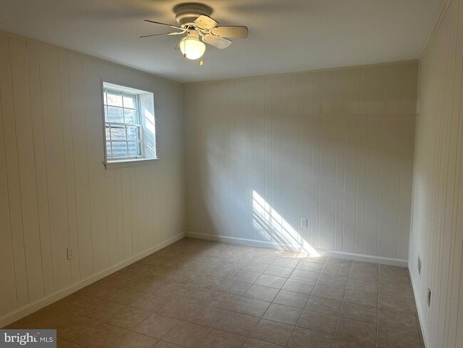 Building Photo - 8146 Larkin Ln