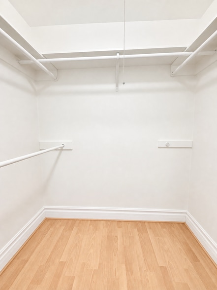 Building Photo - 3601 Dellvale Pl