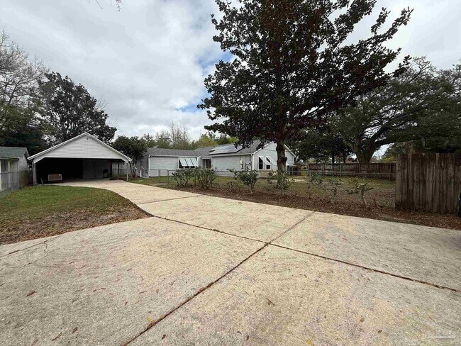 Building Photo - 3801 N 12th Ave