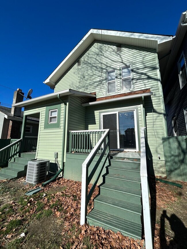 Building Photo - 1179 Atcheson St