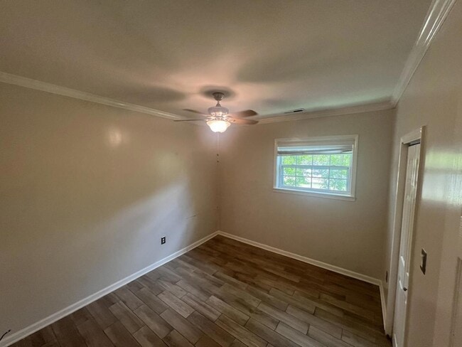 Building Photo - 1464 Sawyer Rd