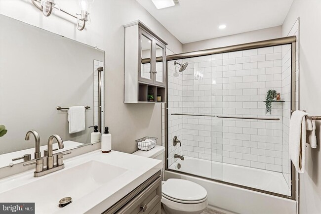 Building Photo - 7 Cedar Bluff Ct